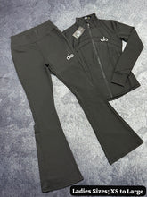 Load image into Gallery viewer, Tracksuit women