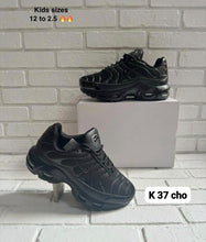 Load image into Gallery viewer, Shoes boy