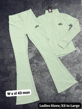 Load image into Gallery viewer, Tracksuit women