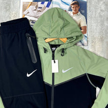 Load image into Gallery viewer, Tracksuit