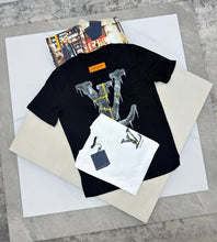 Load image into Gallery viewer, T-shirt