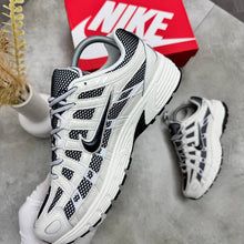 Load image into Gallery viewer, Shoes