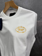 Load image into Gallery viewer, T-shirt