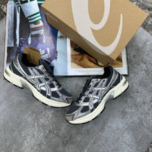 Load image into Gallery viewer, Shoes