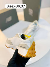 Load image into Gallery viewer, Shoes