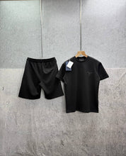 Load image into Gallery viewer, T-shirt
