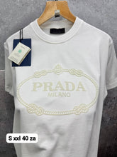 Load image into Gallery viewer, T-shirt