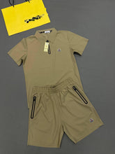 Load image into Gallery viewer, T-shirt