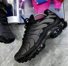 Load image into Gallery viewer, Shoes