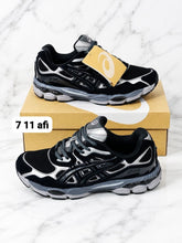 Load image into Gallery viewer, Shoes