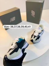 Load image into Gallery viewer, Shoes