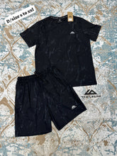 Load image into Gallery viewer, T-shirt