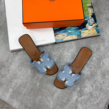 Load image into Gallery viewer, Slipper