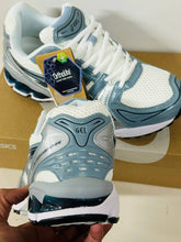 Load image into Gallery viewer, Shoes