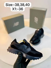 Load image into Gallery viewer, Shoes