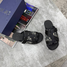 Load image into Gallery viewer, Slipper