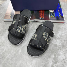 Load image into Gallery viewer, Slipper