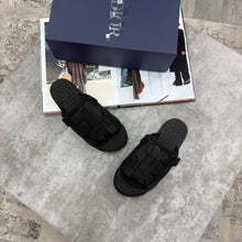 Load image into Gallery viewer, Slipper