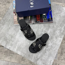 Load image into Gallery viewer, Slipper
