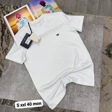 Load image into Gallery viewer, T-shirt
