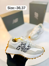 Load image into Gallery viewer, Shoes