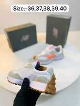 Load image into Gallery viewer, Shoes