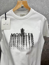 Load image into Gallery viewer, T-shirt