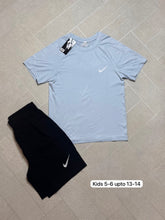 Load image into Gallery viewer, Tshirt