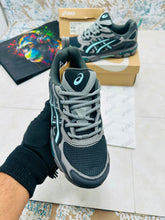 Load image into Gallery viewer, Shoes