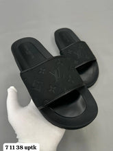 Load image into Gallery viewer, Slipper