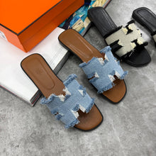Load image into Gallery viewer, Slipper