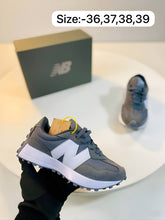 Load image into Gallery viewer, Shoes