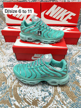 Load image into Gallery viewer, Shoes