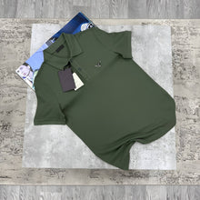 Load image into Gallery viewer, T-shirt