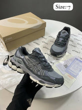 Load image into Gallery viewer, Shoes