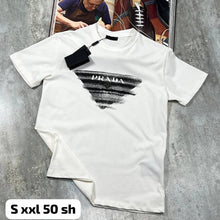 Load image into Gallery viewer, Tshirt