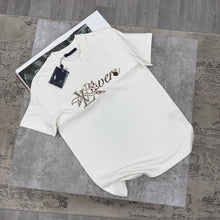 Load image into Gallery viewer, Tshirt