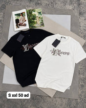 Load image into Gallery viewer, T-shirt