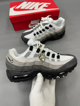 Load image into Gallery viewer, Shoes