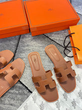 Load image into Gallery viewer, Slipper