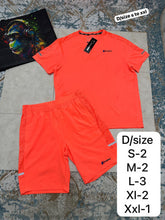 Load image into Gallery viewer, T-shirt
