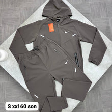 Load image into Gallery viewer, Tracksuit
