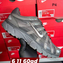 Load image into Gallery viewer, Shoes