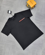 Load image into Gallery viewer, T-shirt