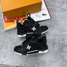 Load image into Gallery viewer, Shoes