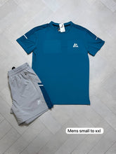 Load image into Gallery viewer, T-shirt