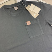 Load image into Gallery viewer, T-shirt