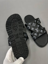 Load image into Gallery viewer, Slipper