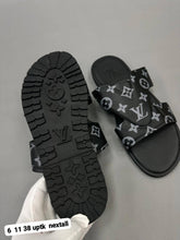 Load image into Gallery viewer, Slipper