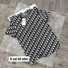 Load image into Gallery viewer, Tshirt